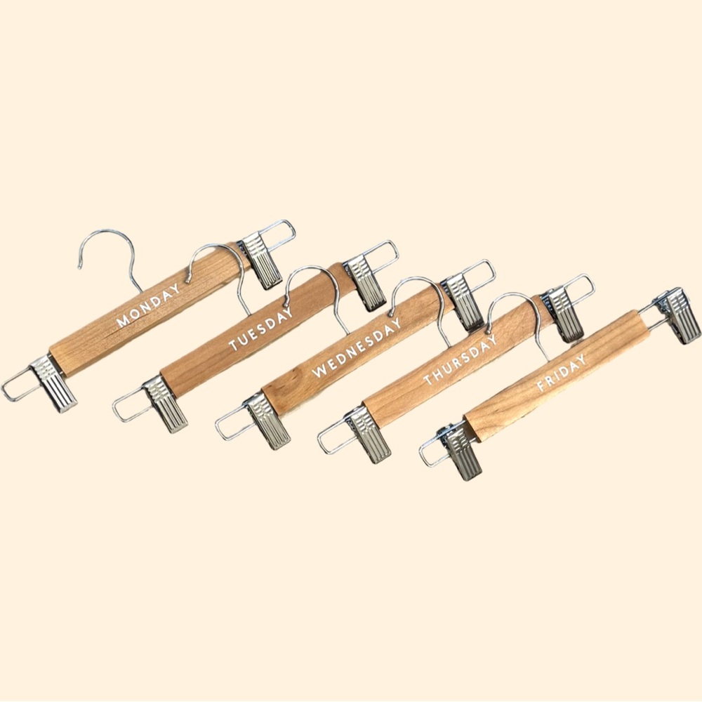 5 Days Weekly Clip Hangers Set